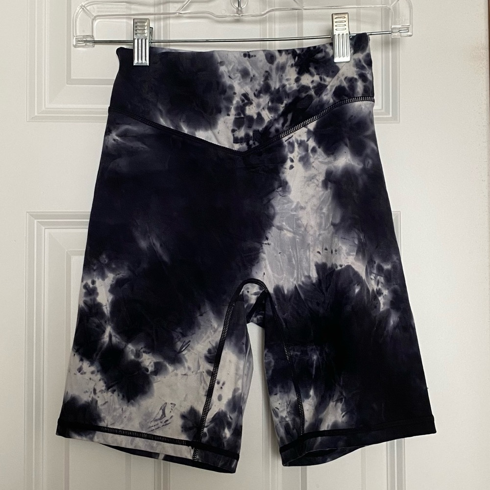 Balance Athletica Women's Black & White Tie-Dye Bike Shorts